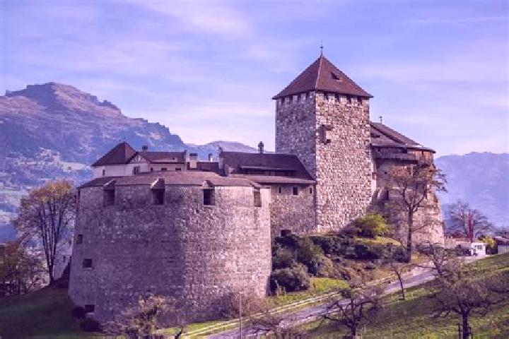 Nora, 21 — Escort in Balzers, Liechtenstein