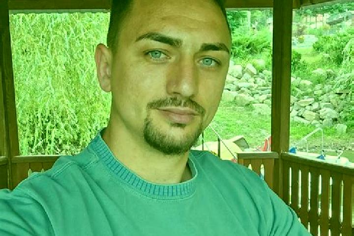 Nora, 21 — Escort in Dreptu, Romania