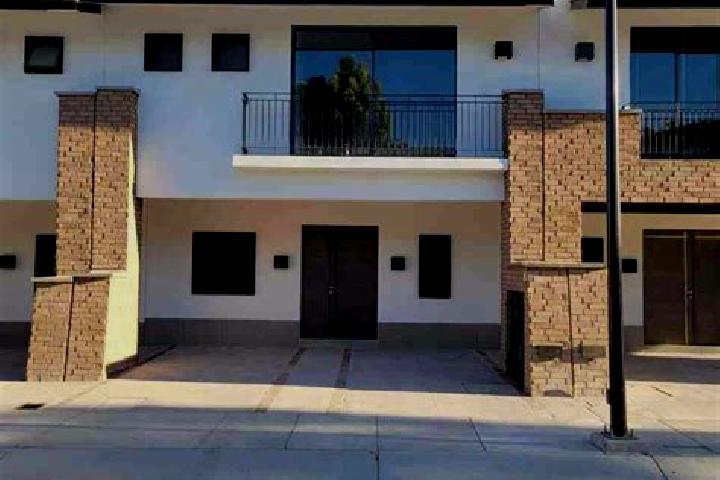 Nora, 21 — Escort in Los Naranjos [Fraccionamiento], Mexico