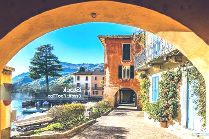Nora, 21 — Escort in Mandello del Lario, Italy