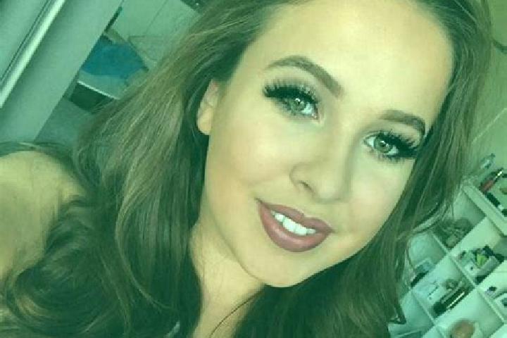 Nora, 22, a auburn dark-eyed caribbean companion based in Macclesfield. Offering Roleplay, Fetish, Duos, Party Girl. Available for incall and outcall, overni...