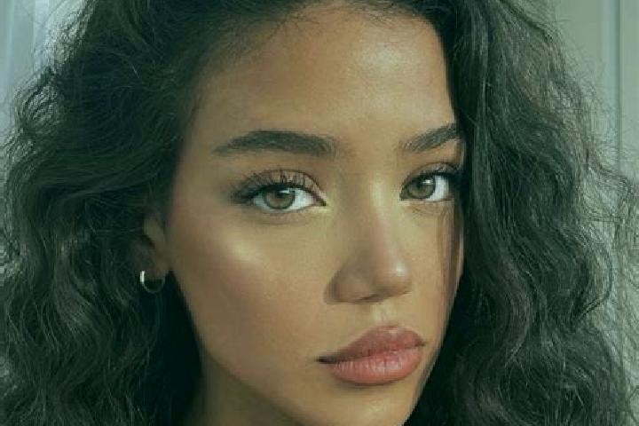 Nora, 22, a black brown-eyed ebony companion based in Lomonosovo. Offering 69, Striptease, CIM. Available for incall and outcall, overnight bookings available.