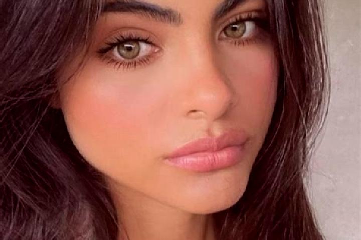 Nora, 22, a brunette green-eyed indian companion based in Lutago. Offering Overnight, Girlfriend Experience, GFE, Striptease, 69. Available for incall and ou...