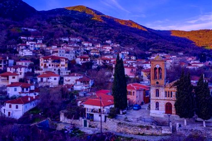 Nora, 22 — Escort in Ampelakia, Greece
