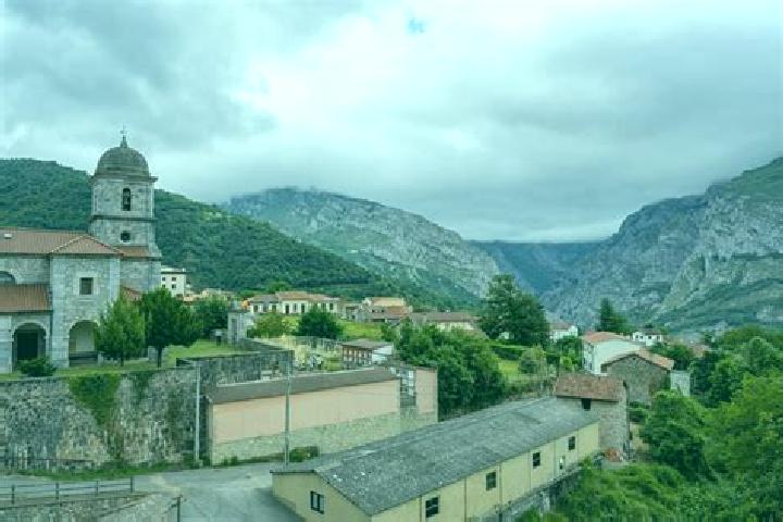 Nora, 22 — Escort in Oseja de Sajambre, Spain