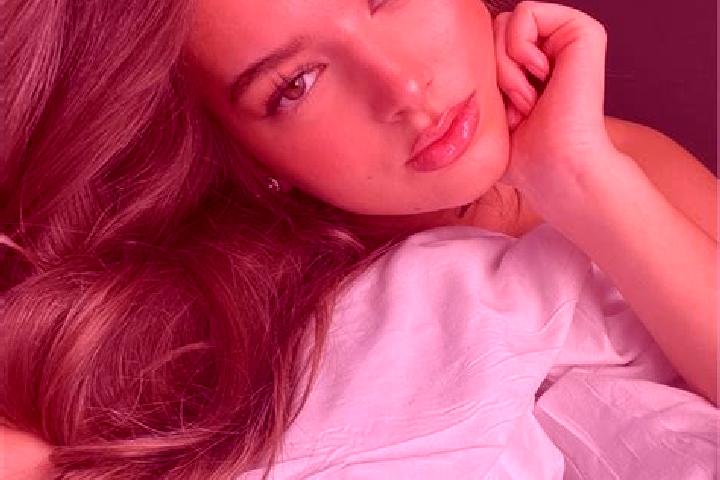 Nora, 23, a chestnut green-eyed latina companion based in Spinaceto. Offering Roleplay, Dinner Date, Girlfriend Experience. Available for incall and outcall,...