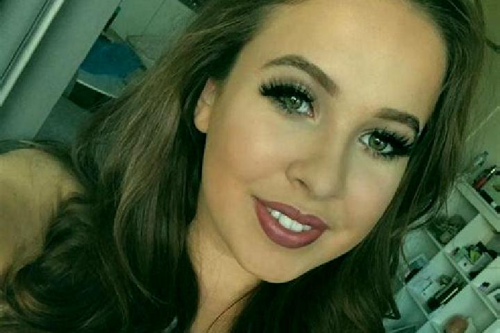 Nora, 23, a chestnut green-eyed slavic companion based in San Antonio. Offering Striptease, Tantra, Erotic Massage, CIM, Dinner Date. Available for incall an...
