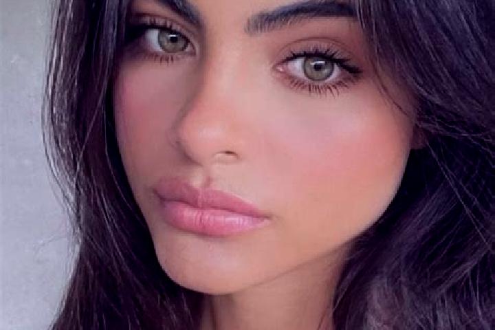 Nora, 23, a red grey-eyed indian companion based in Aldeboarn. Offering Couples, Girlfriend Experience, Prostate Massage, Duos. Available for incall and outc...