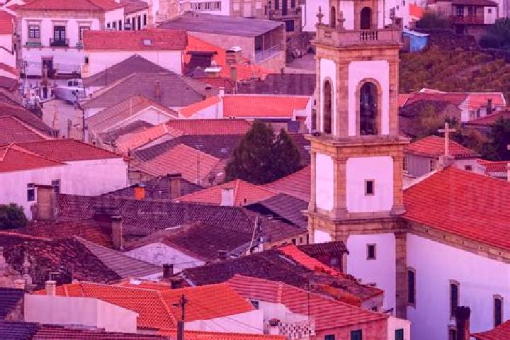 Nora, 23 — Escort in Favaios, Portugal