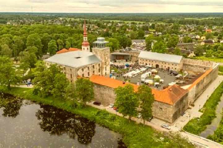 Nora, 23 — Escort in Karksi-Nuia, Estonia