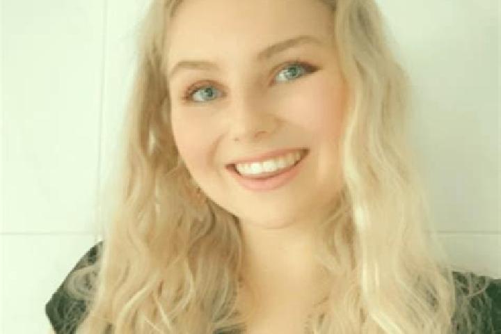 Nora, 23 — Escort in Oostham, Belgium