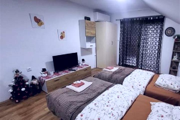Nora, 23 — Escort in Strpce, Kosovo