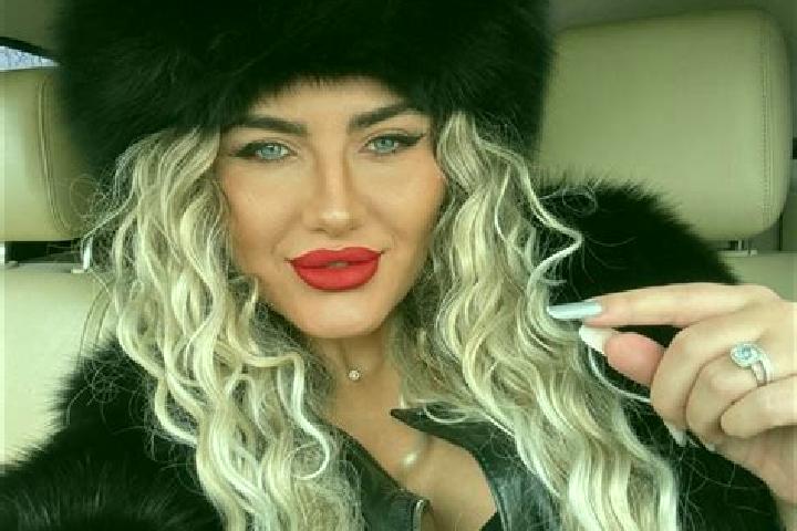 Nora, 23 — Escort in Urechesti, Romania