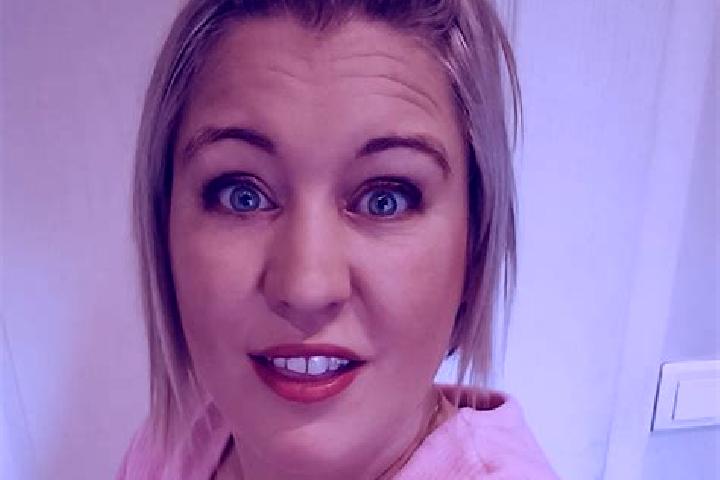 Nora, 23 — Escort in Virandeville, France
