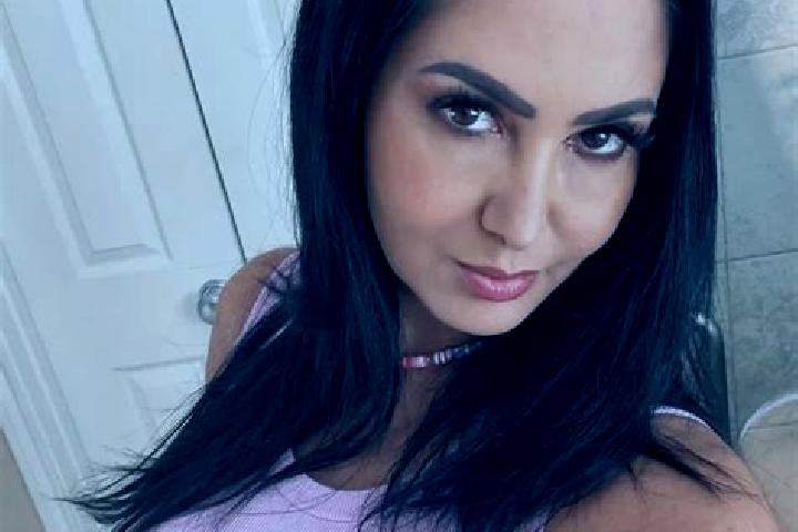 Nora, 24, a black grey-eyed ebony companion based in Bijaipur. Offering Fetish, GFE, Deep French Kissing. Available for incall and outcall, overnight booking...