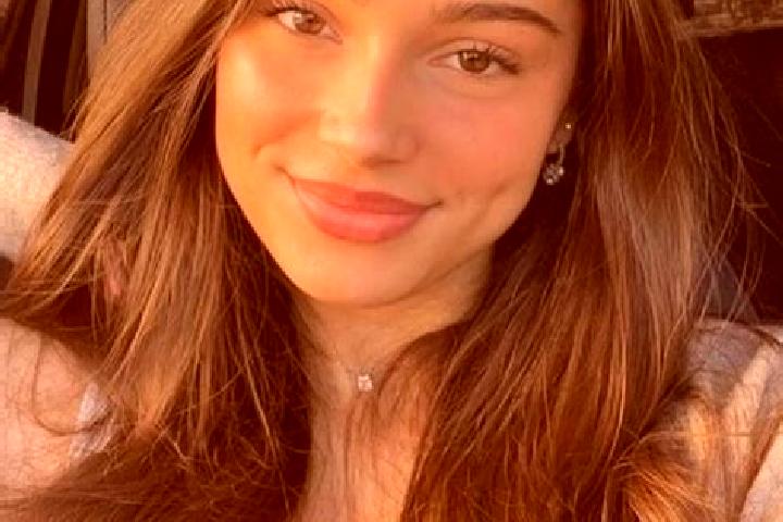 Nora, 24, a chestnut hazel-eyed mixed companion based in Governador Celso Ramos. Offering Couples, A-Level, Deep French Kissing, Domination, Roleplay. Availa...