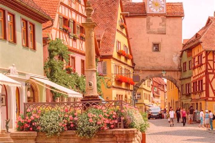 Nora, 24 — Escort in Bockhorn, Germany