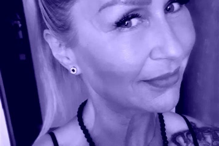 Nora, 24 — Escort in Geyen, Germany