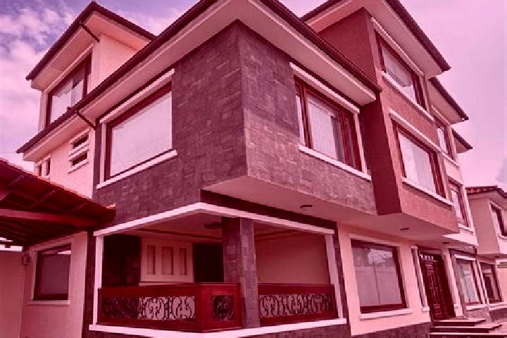 Nora, 24 — Escort in Izamba, Ecuador