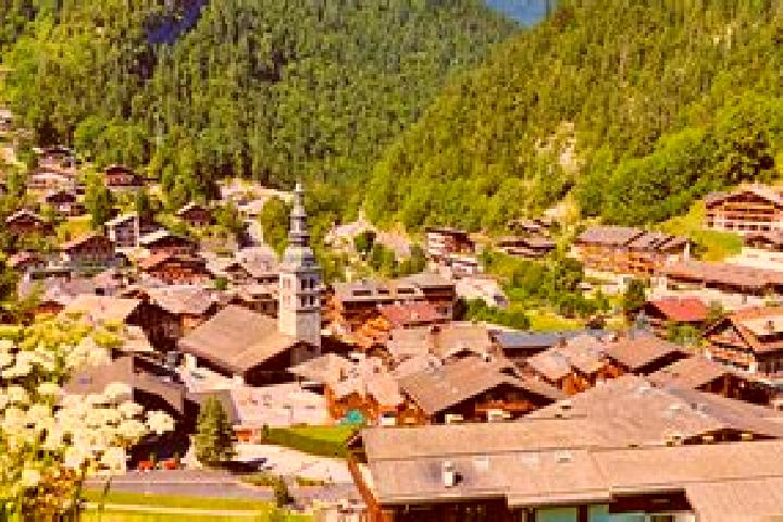 Nora, 24 — Escort in La Clusaz, France