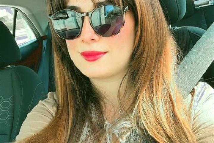 Nora, 24 — Escort in Laifour, France