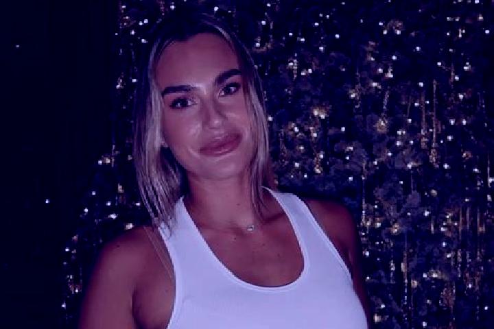 Nora, 24 — Escort in Tyret Pervaya, Russia
