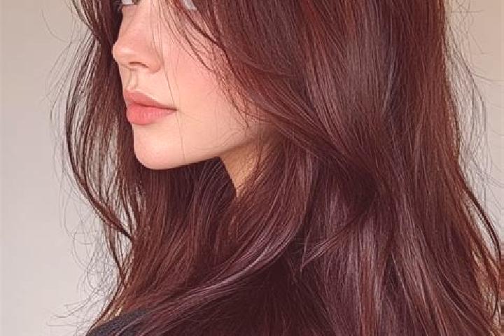 Nora, 25, a auburn brown-eyed caucasian companion based in Szedres. Offering 69, Tantra, Dinner Date. Available for incall and outcall, day and evening dates.