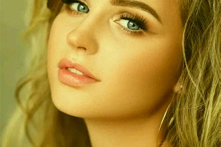 Nora, 25, a dark blonde blue-eyed european companion based in Noven koye. Offering Duos, Girlfriend Experience, A-Level. Available for incall and outcall, da...