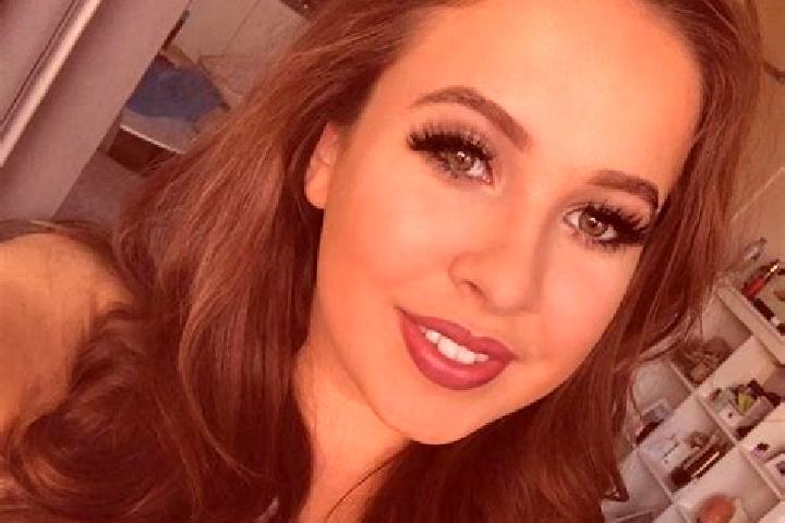 Nora, 25, a dark blonde dark-eyed mediterranean companion based in Makiki / Lower Punchbowl / Tantalus. Offering Erotic Massage, 69, Travel Companion. Availa...
