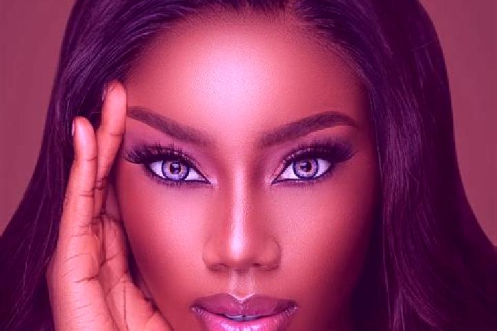 Nora, 25, a red blue-eyed ebony companion based in Akrata. Offering CIM, Travel Companion, Fetish, Dinner Date. Available for incall and outcall, day and eve...