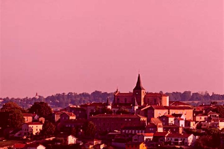 Nora, 25 — Escort in Amplepuis, France