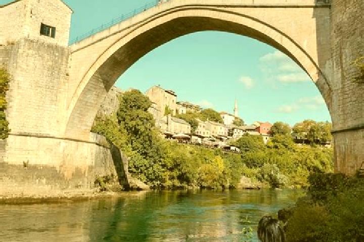 Nora, 25 — Escort in Bronzani Majdan, Bosnia and Herzegovina