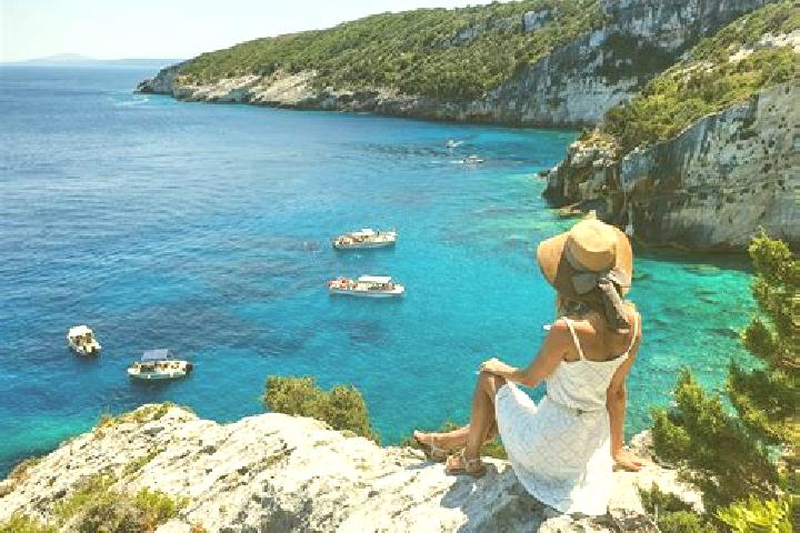 Nora, 25 — Escort in Janov, Czech Republic