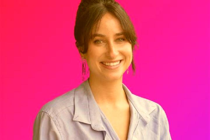 Nora, 25 — Escort in Massieu, France