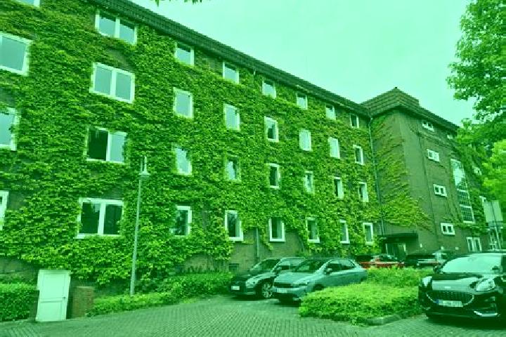 Nora, 25 — Escort in Oer-Erkenschwick, Germany