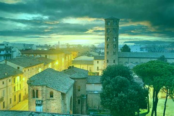 Nora, 25 — Escort in Pisignano, Italy