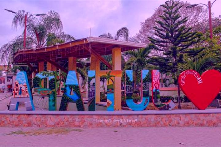 Nora, 25 — Escort in Prieta, Honduras