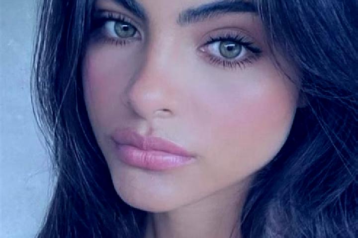Nora, 26, a black hazel-eyed middle eastern companion based in Val Dor. Offering Duos, Tantra. Available for incall and outcall, day and evening dates.