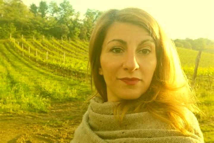 Nora, 26 — Escort in Fara Filiorum Petri, Italy