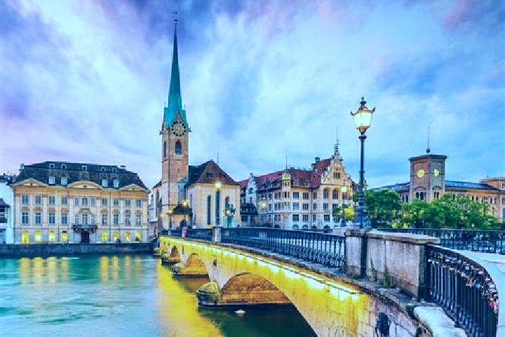 Nora, 26 — Escort in Pampigny, Switzerland