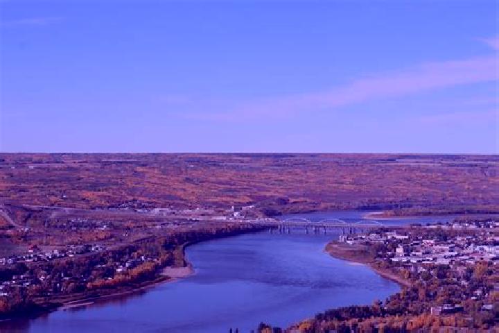 Nora, 26 — Escort in Peace River, Canada