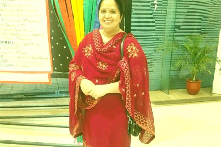Nora, 26 — Escort in Talwara, India