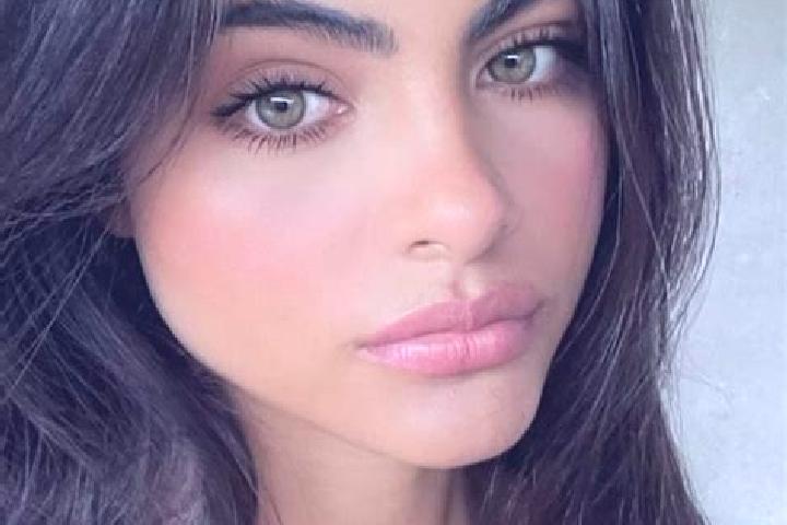 Nora, 27, a brunette green-eyed caribbean companion based in Dumbrava de Sus. Offering Dinner Date, Couples, CIM. Available for incall and outcall, day and e...