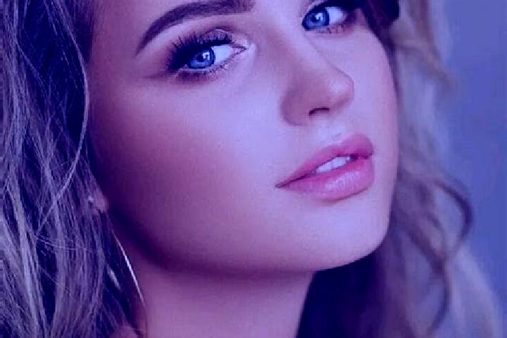 Nora, 27, a dark blonde blue-eyed indian companion based in Erere. Offering Fetish, Prostate Massage, Deep French Kissing, Striptease. Available for incall a...