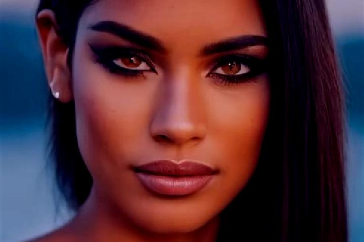 Nora, 27, a red green-eyed latina companion based in Maryland. Offering OWO, Deep French Kissing, Overnight, Duos. Available for incall and outcall, overnigh...