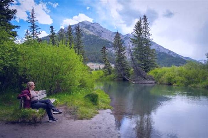 Nora, 27 — Escort in Banff Trail, Canada
