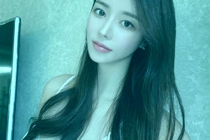 Nora, 27 — Escort in Jiaoweixiang, China