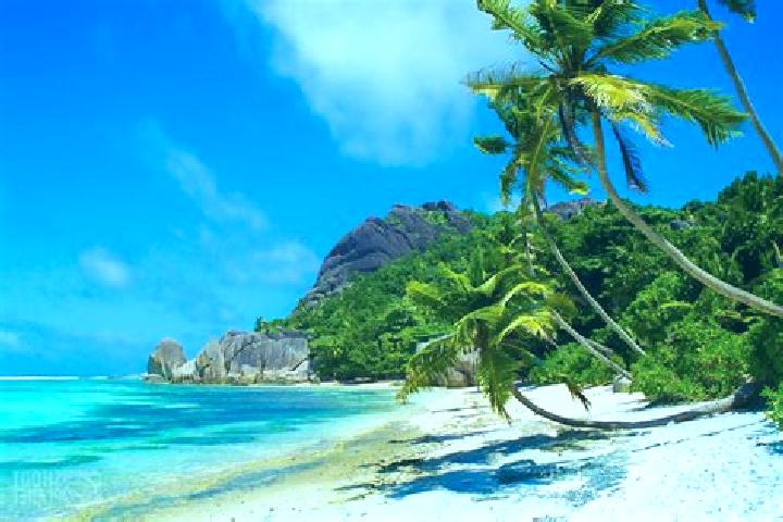 Nora, 27 — Escort in La Digue, Seychelles
