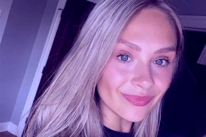 Nora, 27 — Escort in Lemont, United States