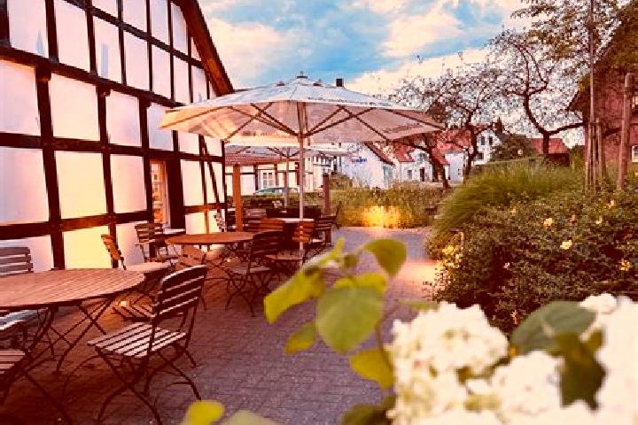 Nora, 27 — Escort in Oersberg, Germany